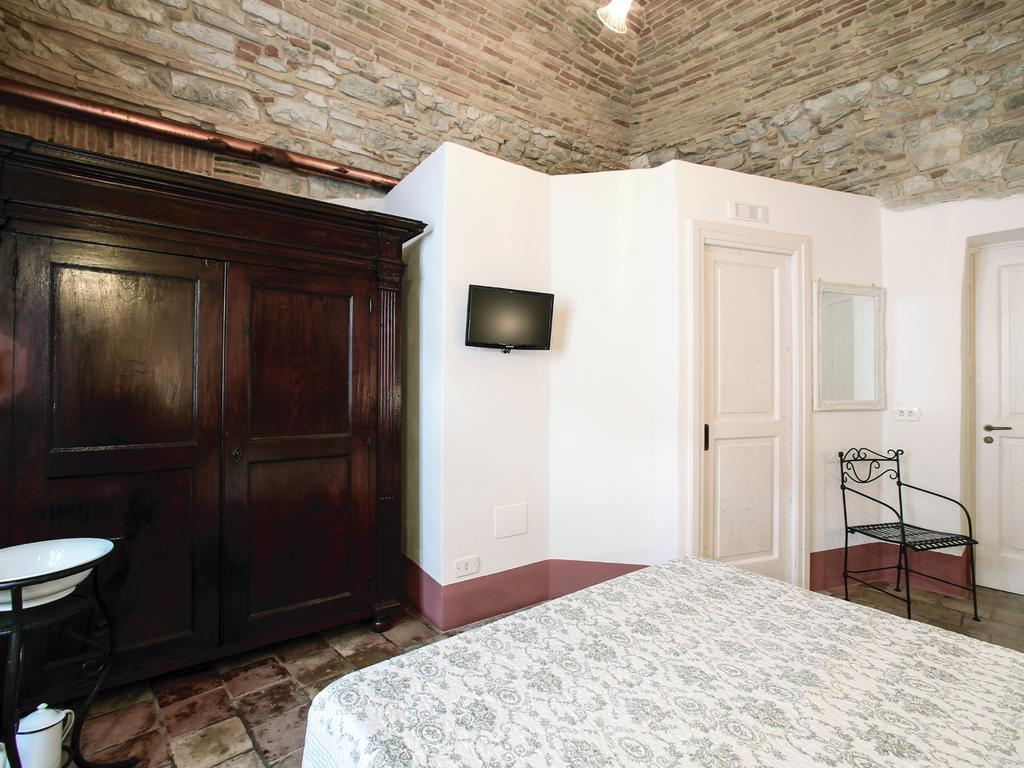 I Templari Di Alberona Hotel Phòng bức ảnh