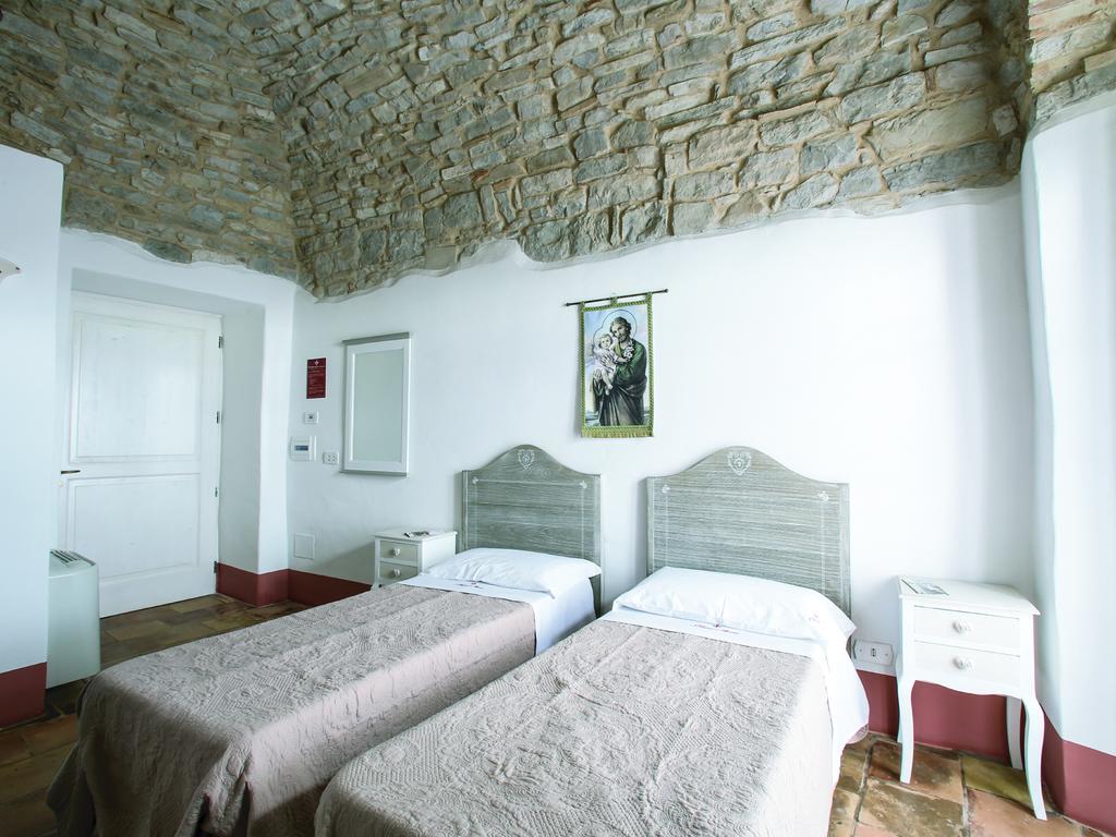 I Templari Di Alberona Hotel Phòng bức ảnh